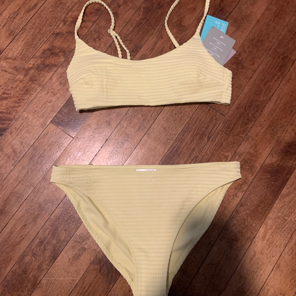 Pastel yellow bikini top and bottom from H&M
